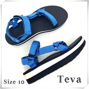 Teva Flatform Universal Strap Platform Canvas Sandals in French Blue Size 10